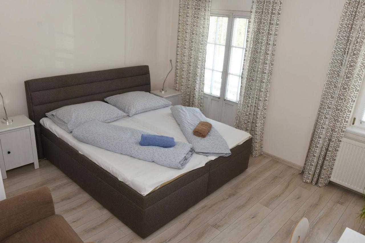 Twins Guest house *