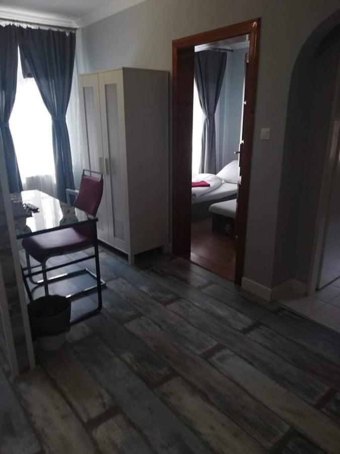 Twins Guest house *