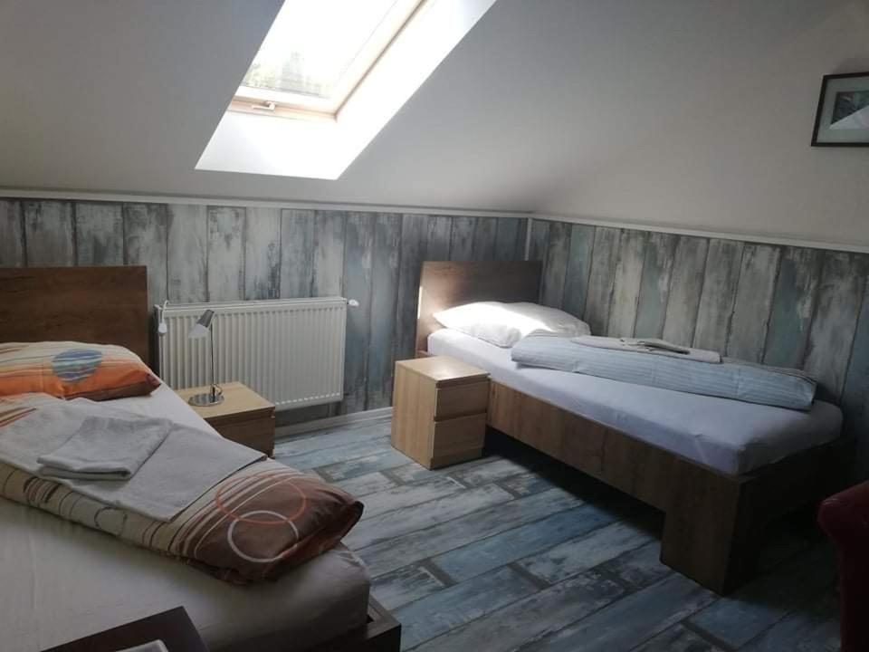Guest house Twins